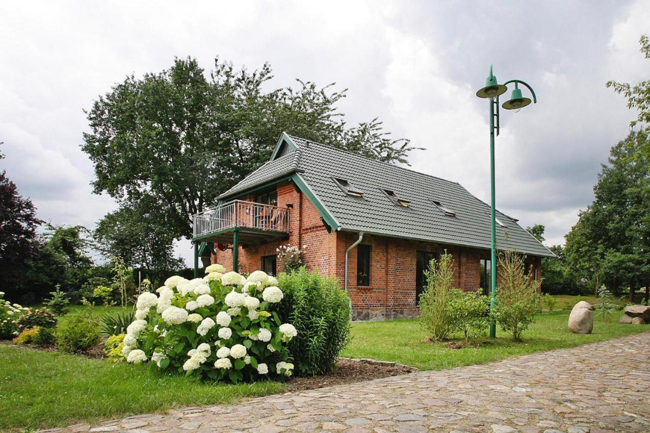 Ferienhaus Seeadler Am Duemmer See In Duemmer Dummer エクステリア 写真